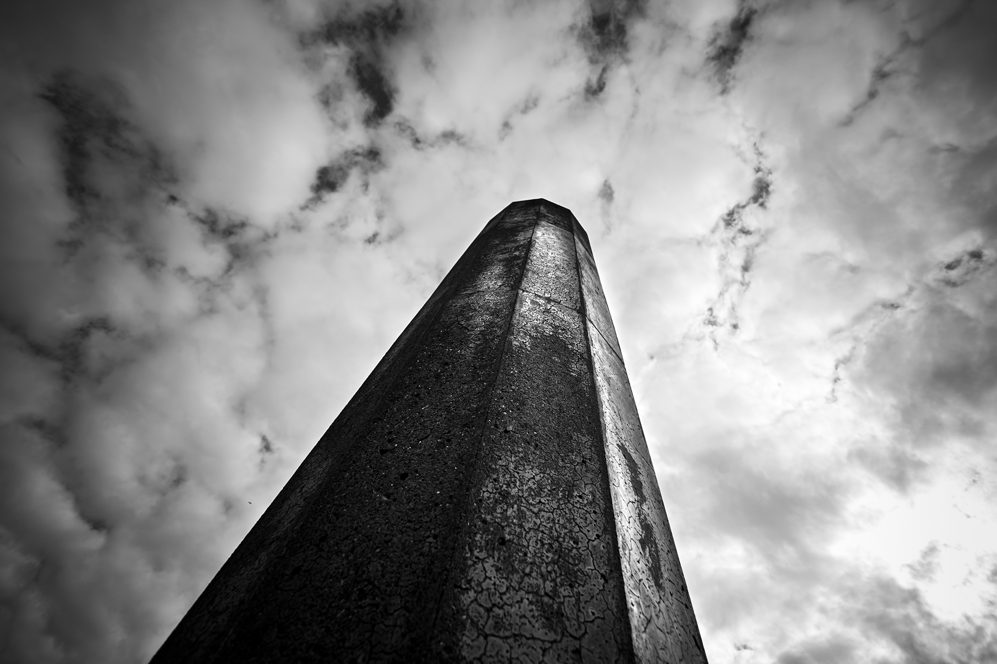 Voigtlander SUPER WIDE-HELIAR 15mm F4.5で撮影したモノクロ写真:16
